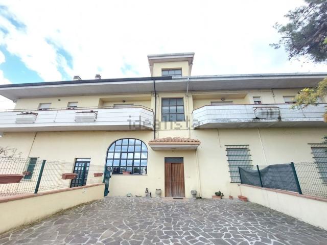 Appartamento in vendita di 195 m² in Via Teramo, 8
