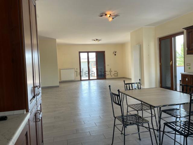 Appartamento in vendita di 195 m² in Via Val Vomano, 3