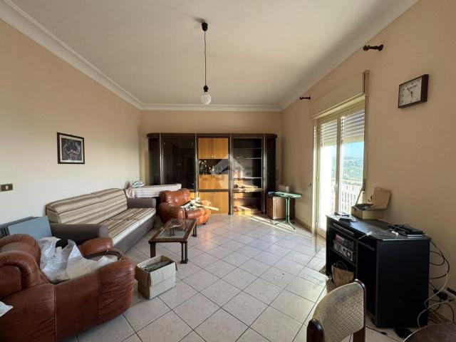 Appartamento in vendita di 195 m² in Viale Aldo Moro, 56