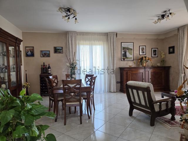 Appartamento in vendita di 195 m² in Contrada Vaccareccia, 31