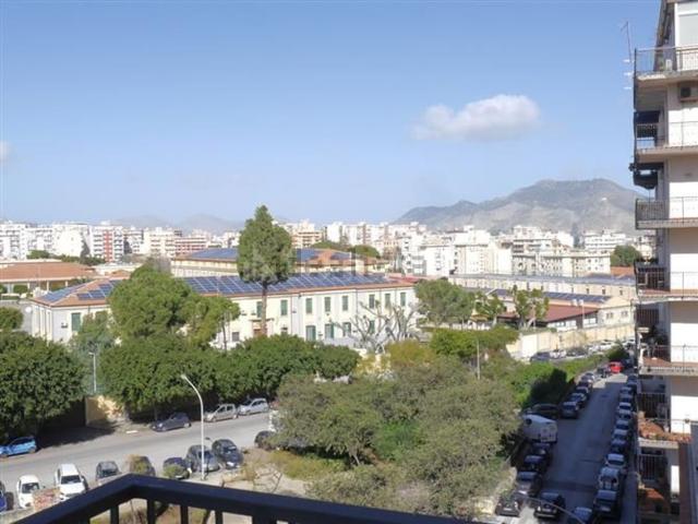 Appartamento in vendita di 195 m² in Piazza Generale Euclide Turba