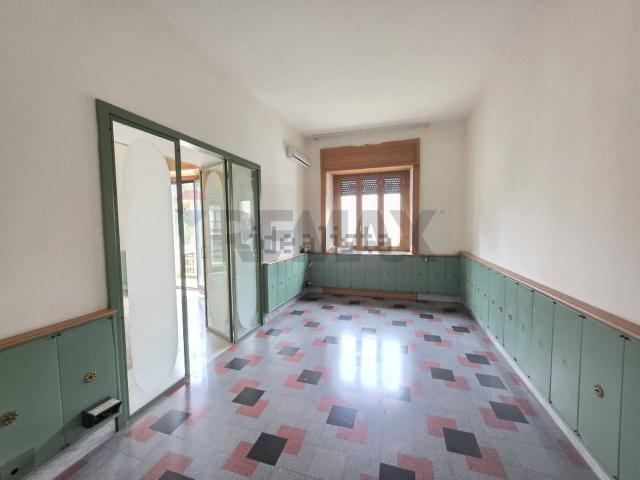 Appartamento in vendita di 195 m² in Piazza Pasquale Scura, 1