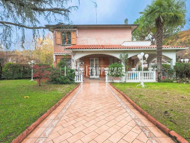 Appartamento in vendita di 196 m² in Via Carlo Jussi