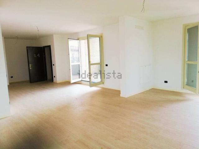 Appartamento in vendita di 196 m² in Via A. Salvioni