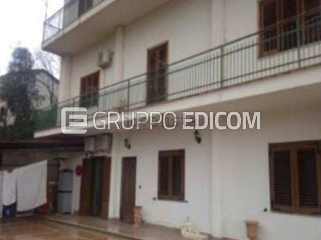 Appartamento in vendita di 196 m² in Via Bologna