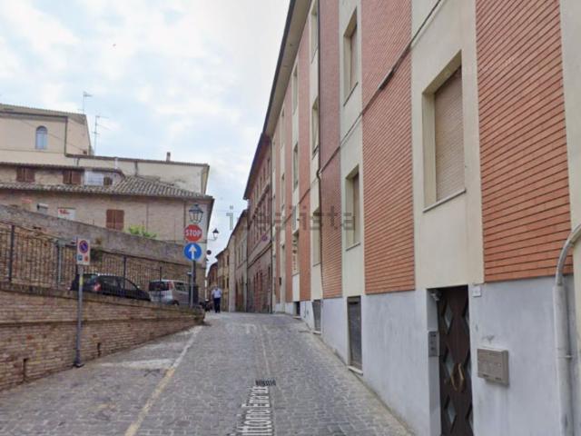 Appartamento in vendita di 196 m² in Via Galiziano