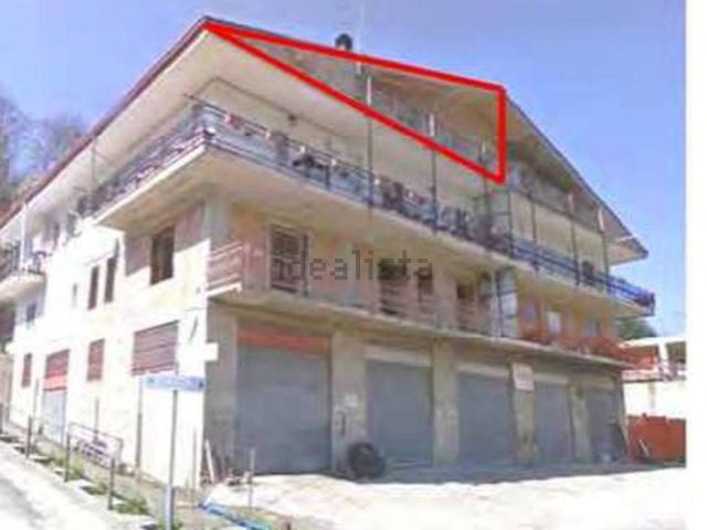 Appartamento in vendita di 196 m² in Via Junco