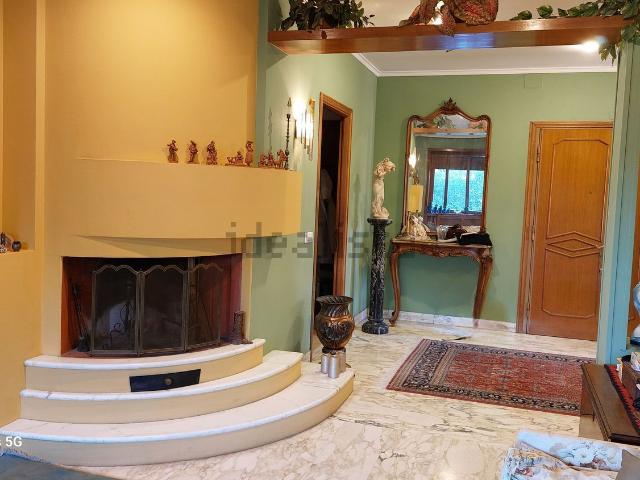 Appartamento in vendita di 196 m² in Via Oriolo Romano