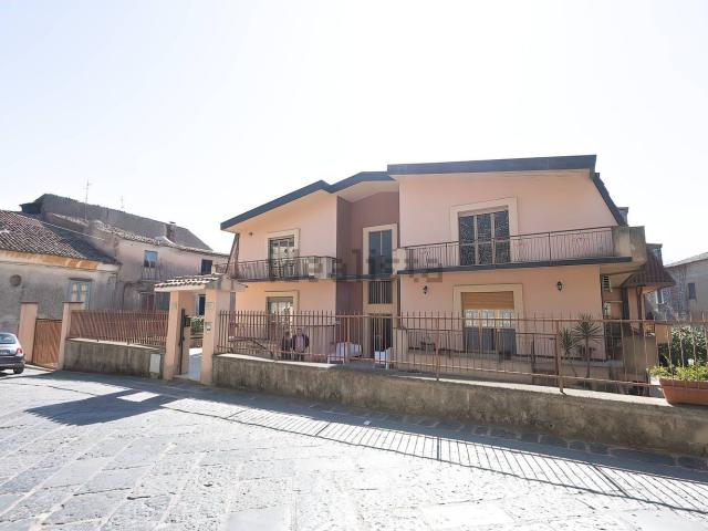 Appartamento in vendita di 196 m² in Via Roma, 71