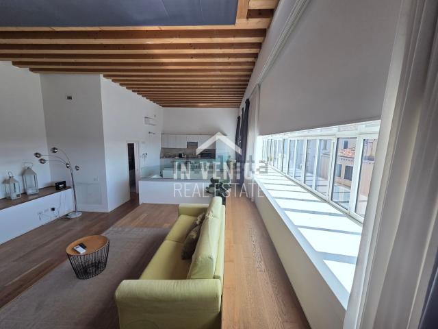 Appartamento in vendita di 196 m² in Calle Priuli dei Cavaletti