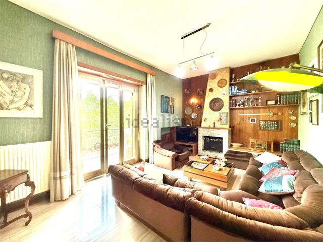 Appartamento in vendita di 197 m² in Via dei Genieri