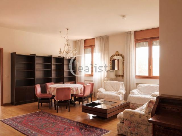 Appartamento in vendita di 197 m² in Via Luigi Sartorio