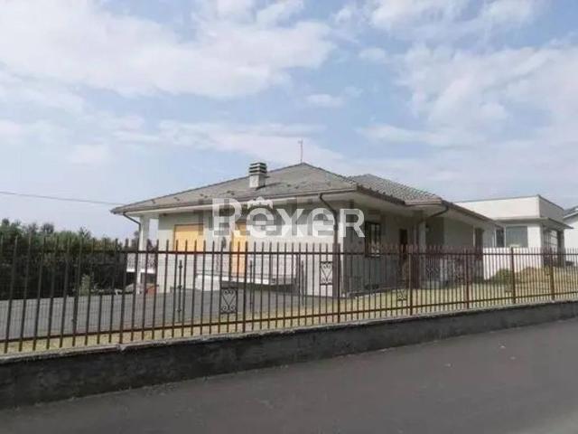 Appartamento in vendita di 197 m² in Via Prov. Valchiusella