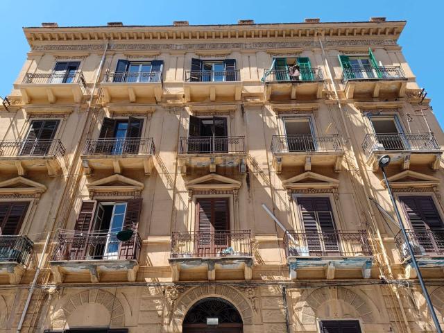 Appartamento in vendita di 197 m² in Via Rocco Pirri, 11