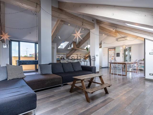 Appartamento in vendita di 197 m² in Piazza Caduti per la Libertà