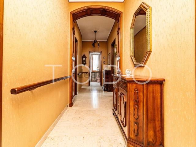 Appartamento in vendita di 197 m² in Strada alla Fornace, 2