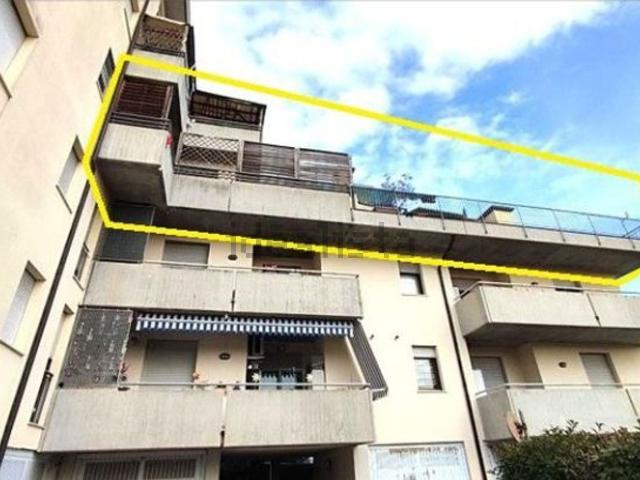 Appartamento in vendita di 197 m² in Strada del Pasubio, 220