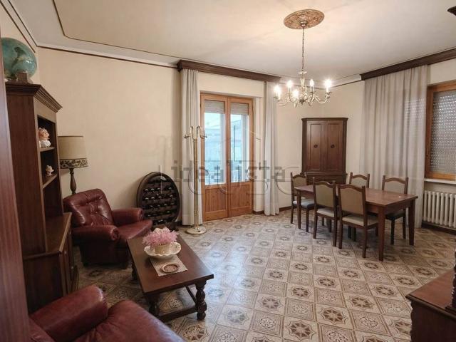 Appartamento in vendita di 198 m² in Via Antonio Gramsci, 4