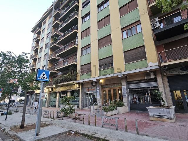 Appartamento in vendita di 198 m² in Via Giuseppe Sciuti, 180