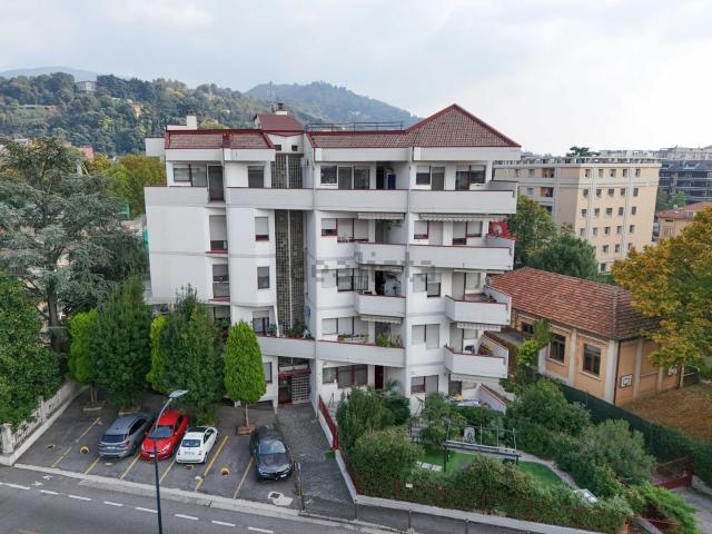 Appartamento in vendita di 198 m² in Via Gian Battista Cipani, 30
