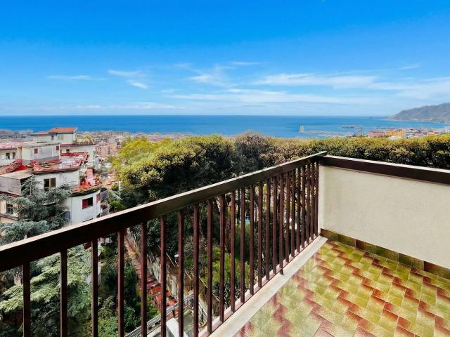 Appartamento in vendita di 198 m² in Via Girolamo Seripando