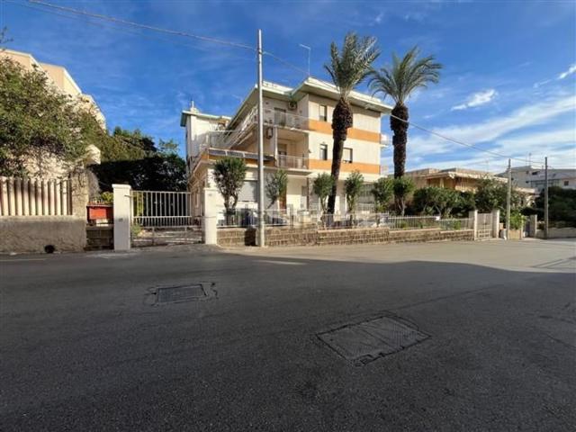 Appartamento in vendita di 198 m² in Via Grotta Santa