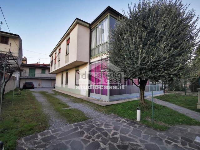 Appartamento in vendita di 198 m² in Via dei Cistercensi