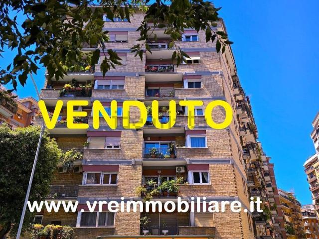 Appartamento in vendita di 198 m² in Via di Donna Olimpia, 218