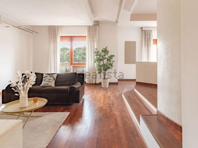 Appartamento in vendita di 198 m² in Via Fabio Filzi, 28