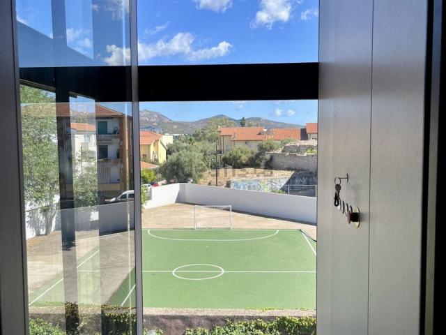 Appartamento in vendita di 198 m² in Via Salvatore Fera