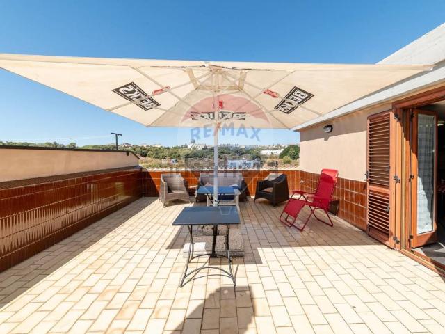 Appartamento in vendita di 198 m² in Via Passo Gravina, 253