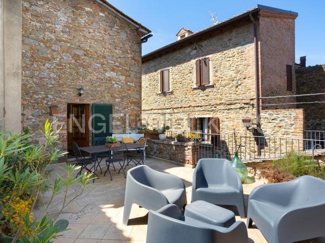 Appartamento in vendita di 198 m² in Via Regina Elena