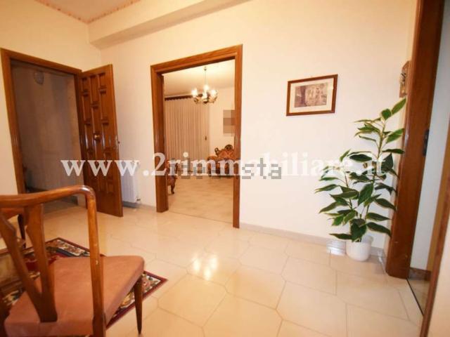 Appartamento in vendita di 198 m² in Via Volturno