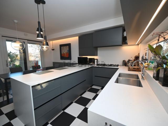 Appartamento in vendita di 198 m² in Vicolo Giacomo Zanella
