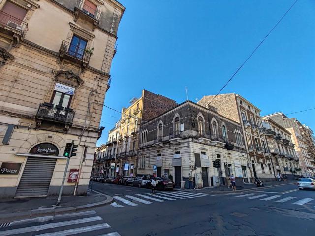Appartamento in vendita di 199 m² in Via Gabriele D&apos Annunzio, 78