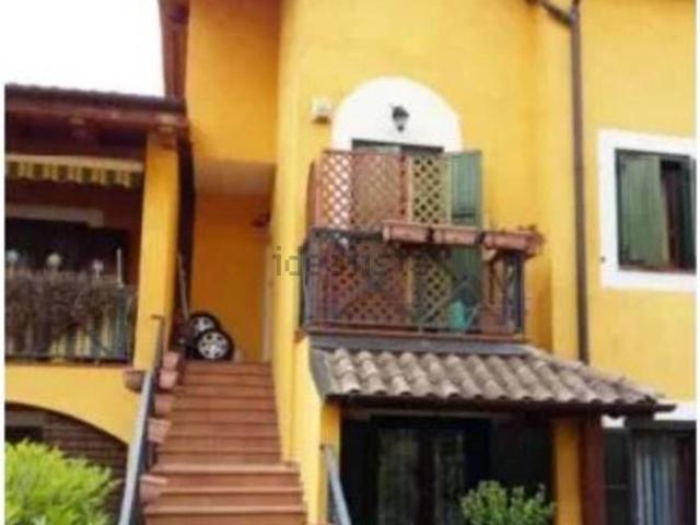 Appartamento in vendita di 199 m² in Via Giuseppe Ungaretti, 4