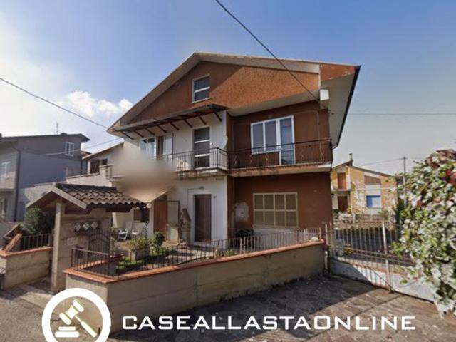 Appartamento in vendita di 199 m² in Via Giacomo Leopardi