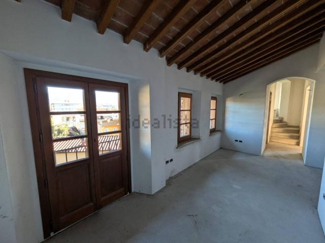 Appartamento in vendita di 199 m² in Via Fabbrini, 98