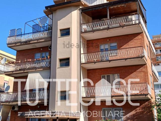 Appartamento in vendita di 199 m² in Via Sperlonga, 7