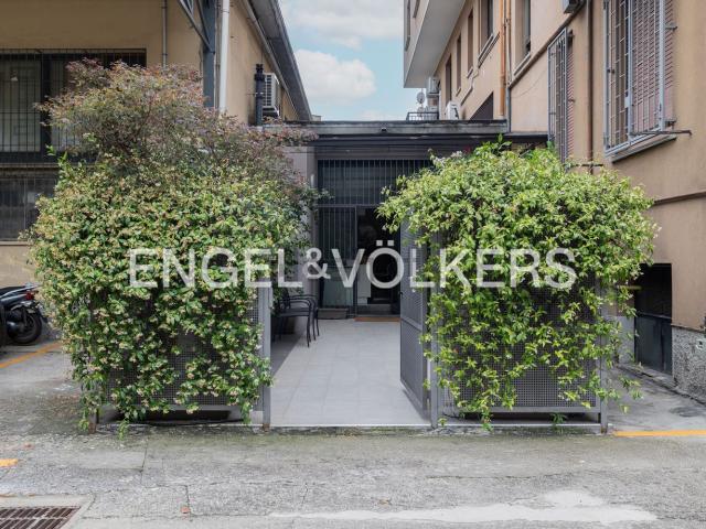 Appartamento in vendita di 199 m² in Via Romolo Bitti, 8