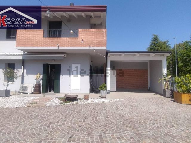 Appartamento in vendita di 200 m² in Via 3 Aprile