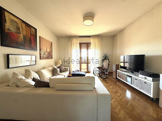 Appartamento in vendita di 200 m² in Via Correggio, 40