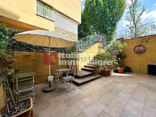 Appartamento in vendita di 200 m² in Via Cosseria