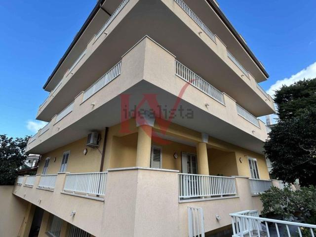 Appartamento in vendita di 200 m² in Via Cavaliere, 11