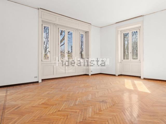 Appartamento in vendita di 200 m² in Via Cadore, 10