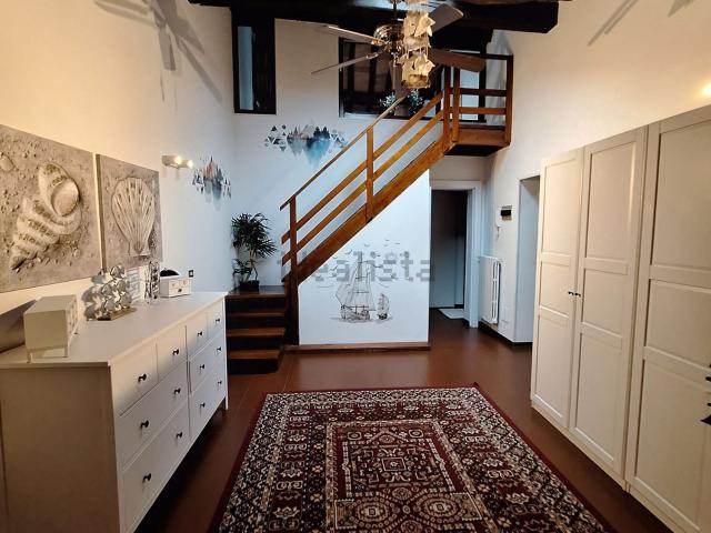 Appartamento in vendita di 200 m² in Via Cairoli