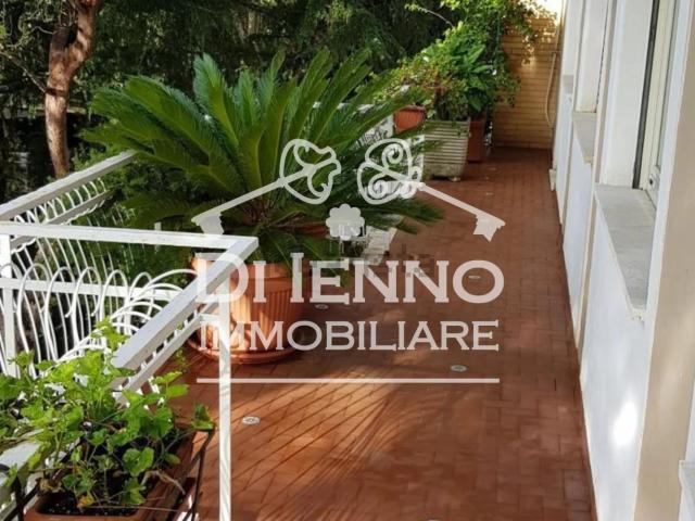 Appartamento in vendita di 200 m² in Via Cassia