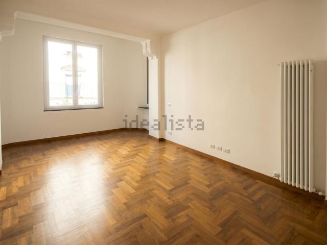 Appartamento in vendita di 200 m² in Via Cesarea