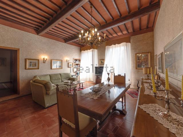 Appartamento in vendita di 200 m² in Via Cialdini