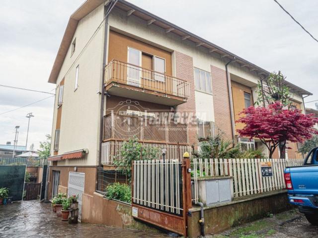 Appartamento in vendita di 200 m² in Via Ciro Menotti